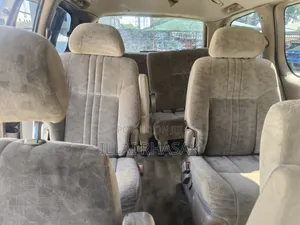 Toyota Sienna XLE 2002 Gold