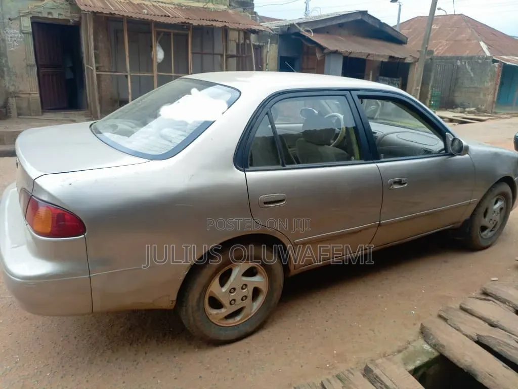 Toyota Corolla 2001 Silver