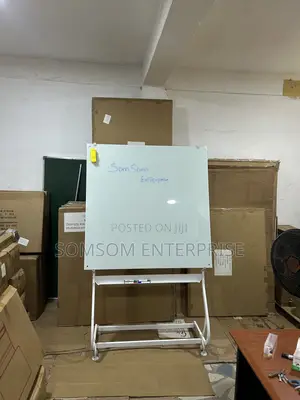 Executive Magnetic Glass Board With Stand 120x120cm (4x4ft)