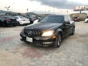 Mercedes-Benz C300 2012 Black