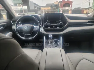 Toyota Highlander XLE AWD 2020 Gray