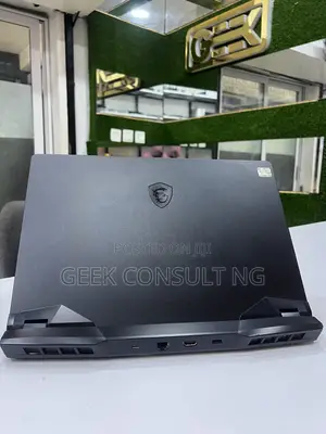 Laptop MSI GP66 LEOPARD 10UG 16GB Intel Core i7 SSD 1T