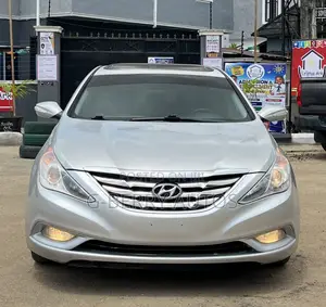 Hyundai Sonata Limited 2.0T Sedan (2.0L 4cyl 6A) 2011 Silver
