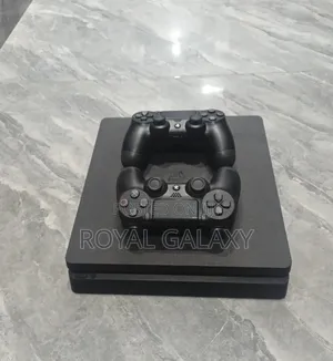 Play Station 4 Slim
