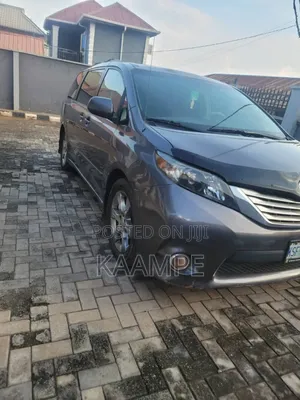Toyota Sienna 2011 Gray
