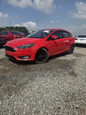 Ford Focus SE Hatchback FWD (1.0L 3cyl 5M) 2016 Red