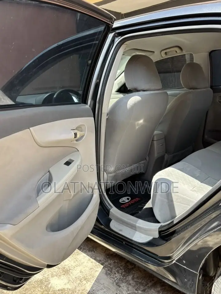 Toyota Corolla 2009 Black