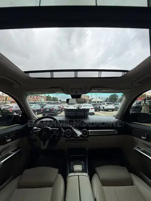 Mercedes-Benz GLB-Class 2022 Maroon