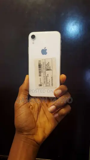 Apple iPhone XR 64 GB White