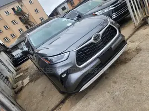 Toyota Highlander XLE AWD 2020 Gray