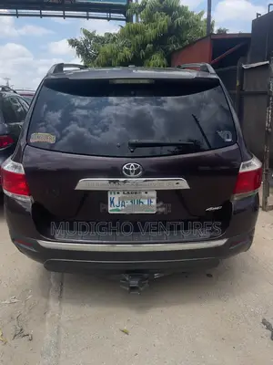 Toyota Highlander Limited 3.5l 4WD 2013 Brown