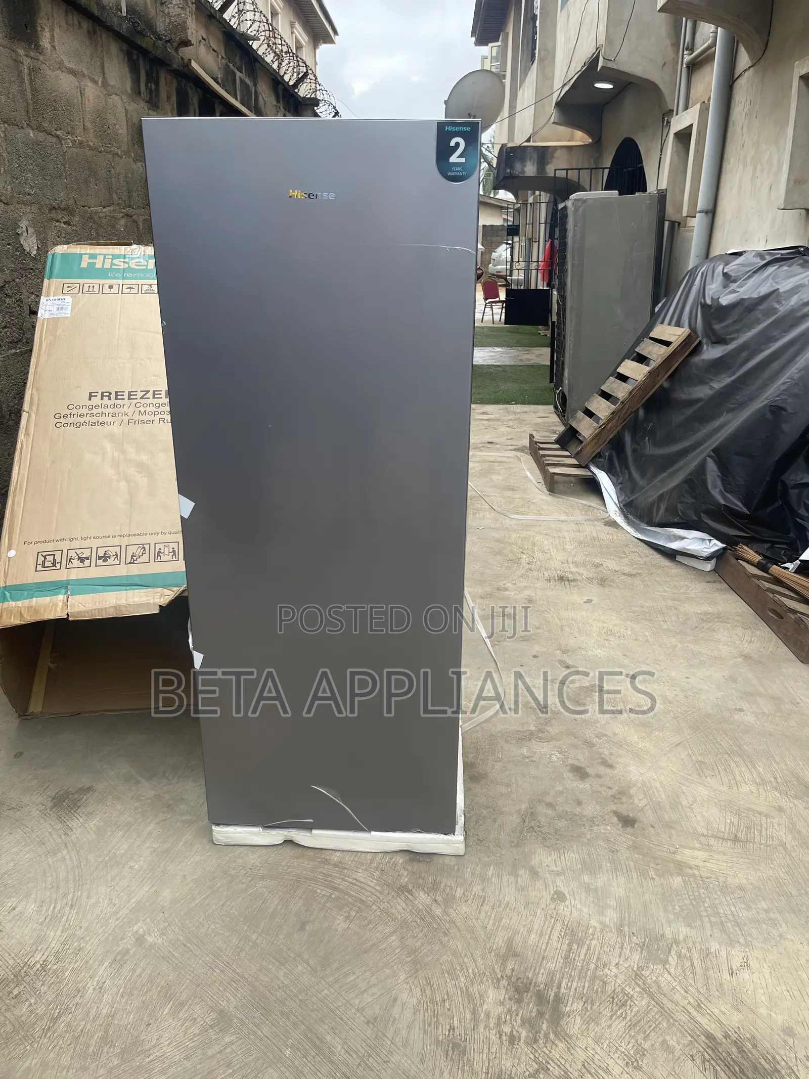 Hisense 189DR Premium Upright Freezer