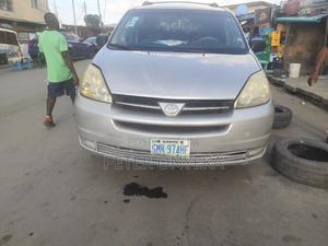 Toyota Sienna 2005 Silver