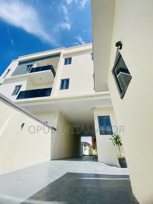 OpulentiaManor | 4Bedroom Shortlets