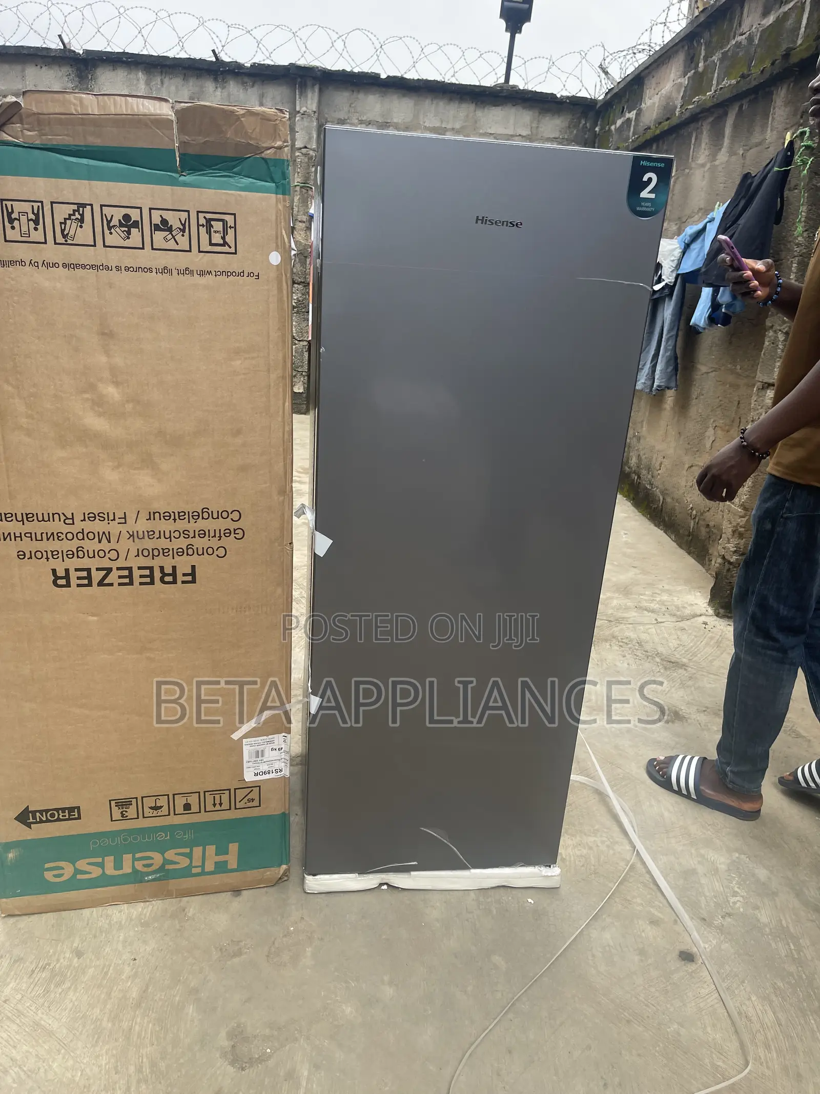 Hisense 189DR Upright Food Freezer