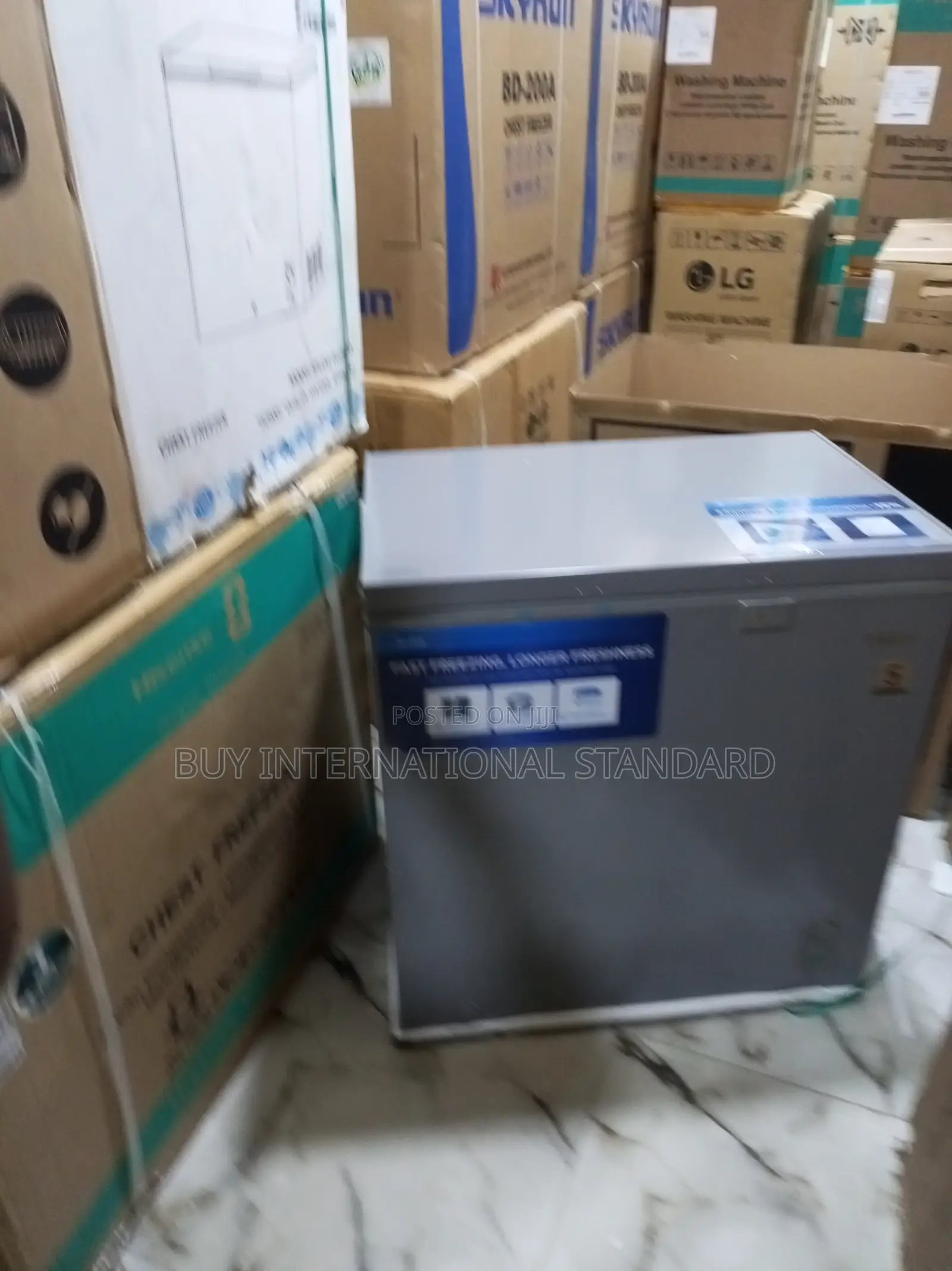 Midea 197L Chest Freezer MDRC277FZG43NGG Storage Solution