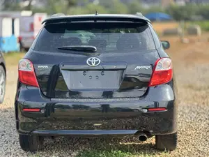 Toyota Matrix Hatchback FWD (1.8L 4cyl 5M) 2010 Black