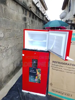 Hisense 204L – Modern Refrigerator for Your Space