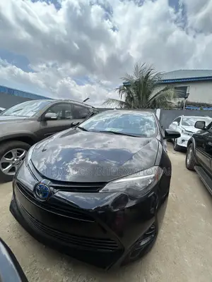 Toyota Corolla LE Eco (1.8L 4cyl 2A) 2018 Black