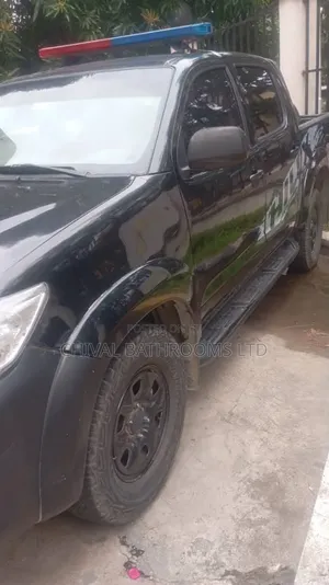 Toyota Hilux 2012 Black