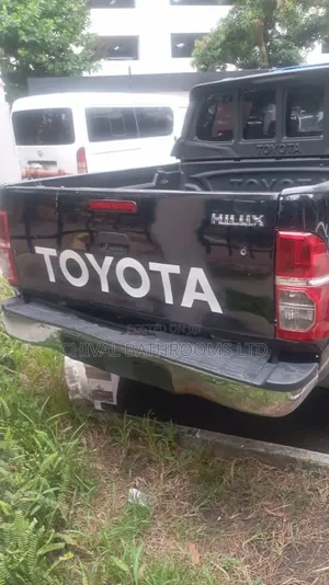 Toyota Hilux 2012 Black