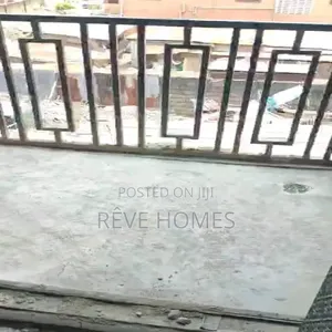 Mini Flat in Adekunle for rent