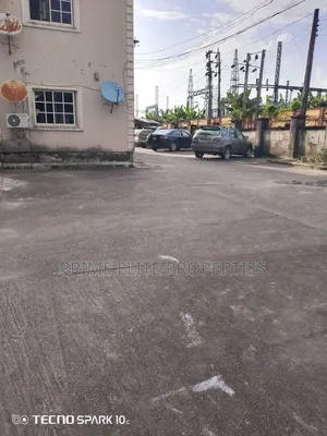 3bdrm Block of Flats in Afahaubeh, Uyo for rent