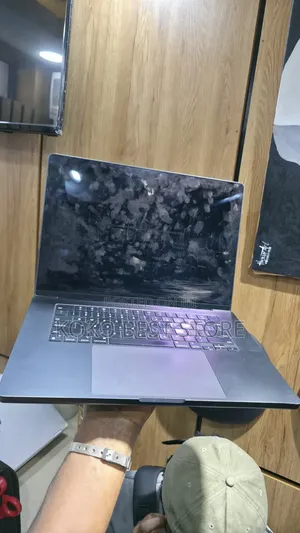Laptop Apple MacBook Pro 2023 M3 Max 36GB Apple M3 Max SSD 1T