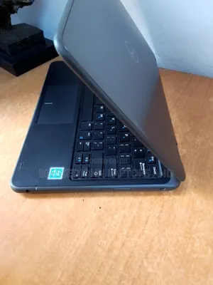 Laptop Dell Latitude 3190 8GB Intel Pentium SSD 128GB