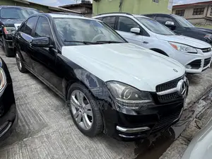 Mercedes-Benz C300 Luxury 4Matic Sedan AWD (3.0L 6cyl 7A) 2010 Black