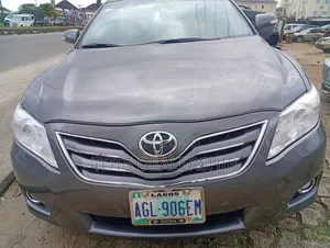 Toyota Camry LE 4dr Sedan (2.4L 4cyl 5A) 2009 Gray