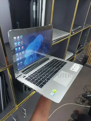 Laptop Asus X550LA 8GB Intel Core i7 SSD 128GB