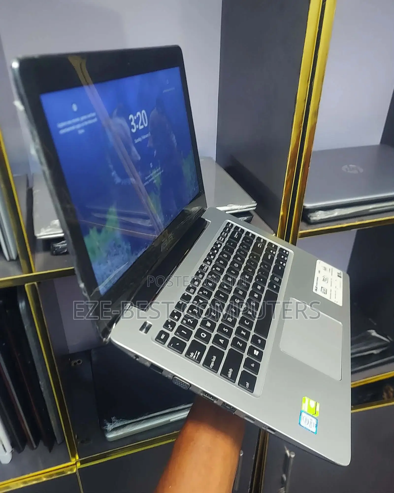 Laptop Asus X550LA 8GB Intel Core i7 SSD 128GB