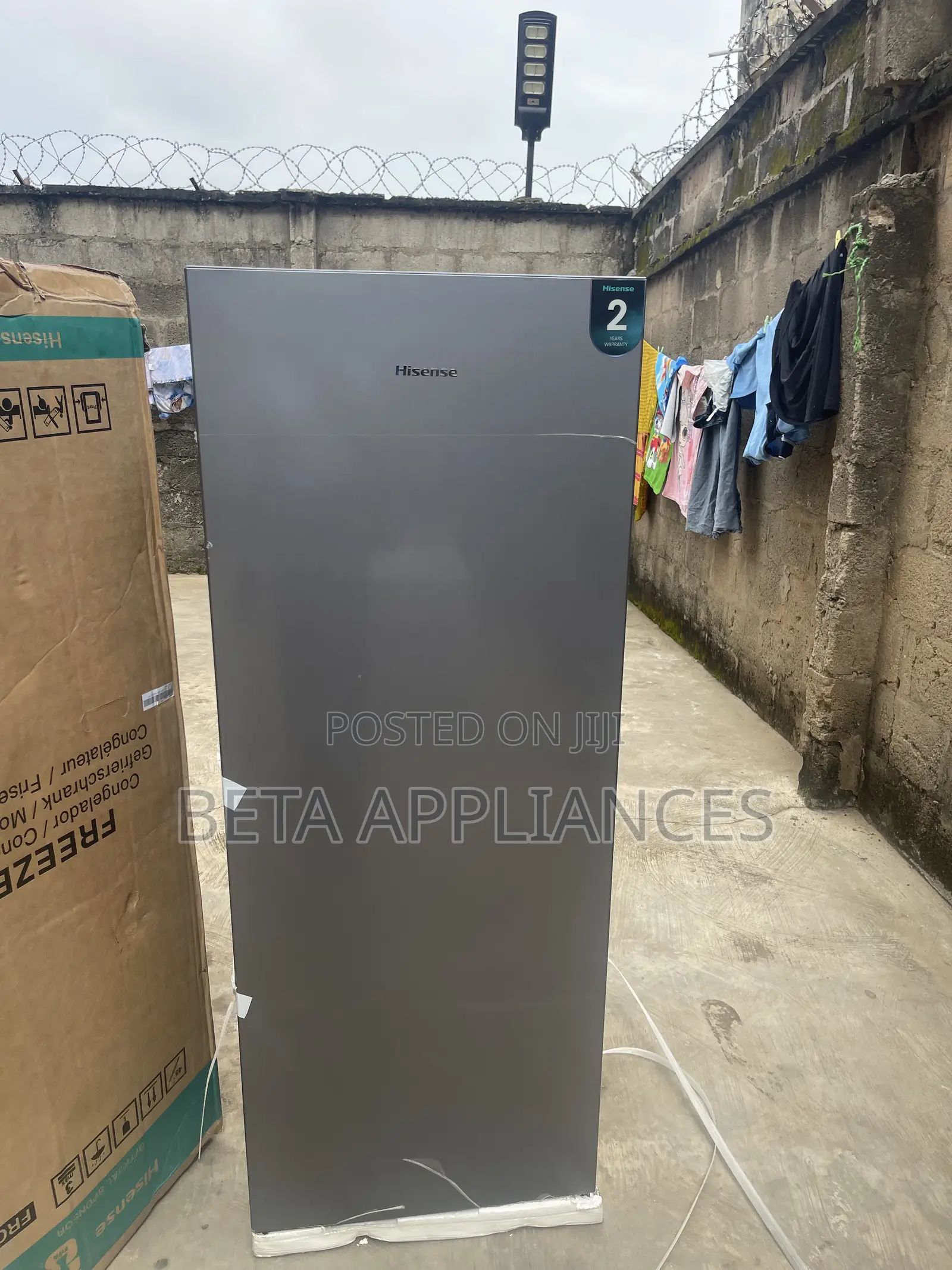 Hisense 189DR Modern Standing Freezer