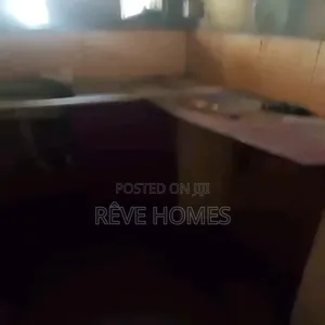 Mini Flat in Adekunle for rent