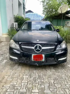Mercedes-Benz C-Class C 300 CDI 4MATIC (W204) 2012 Black