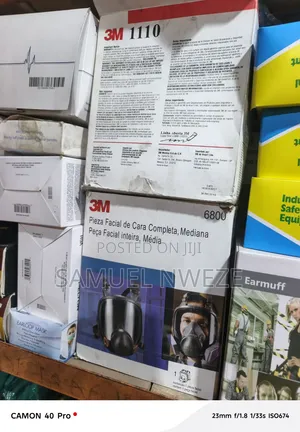 3M 6800 Full Facepiece Reusable Respirator Box