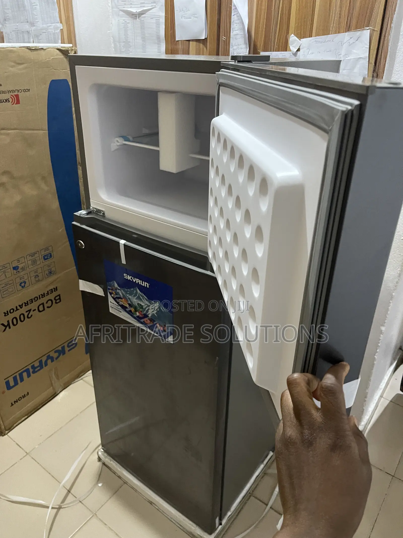 Skyrun 200L Upright Fridge for Home & Office
