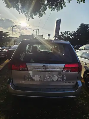 Toyota Sienna 2006 Gold