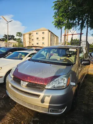 Toyota Sienna 2006 Gold
