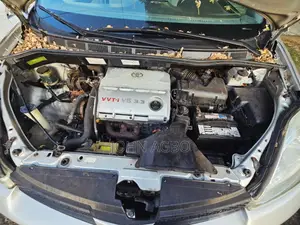 Toyota Sienna 2006 Gold