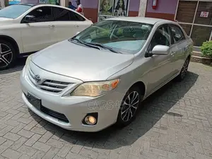 Toyota Corolla LE Special Edition 4dr Sedan (1.8L 4cyl 4A) 2013 Silver