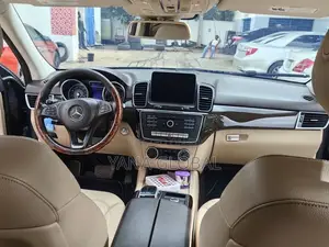 Mercedes-Benz GLE-Class 2017 Blue