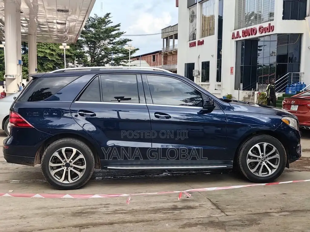 Mercedes-Benz GLE-Class 2017 Blue