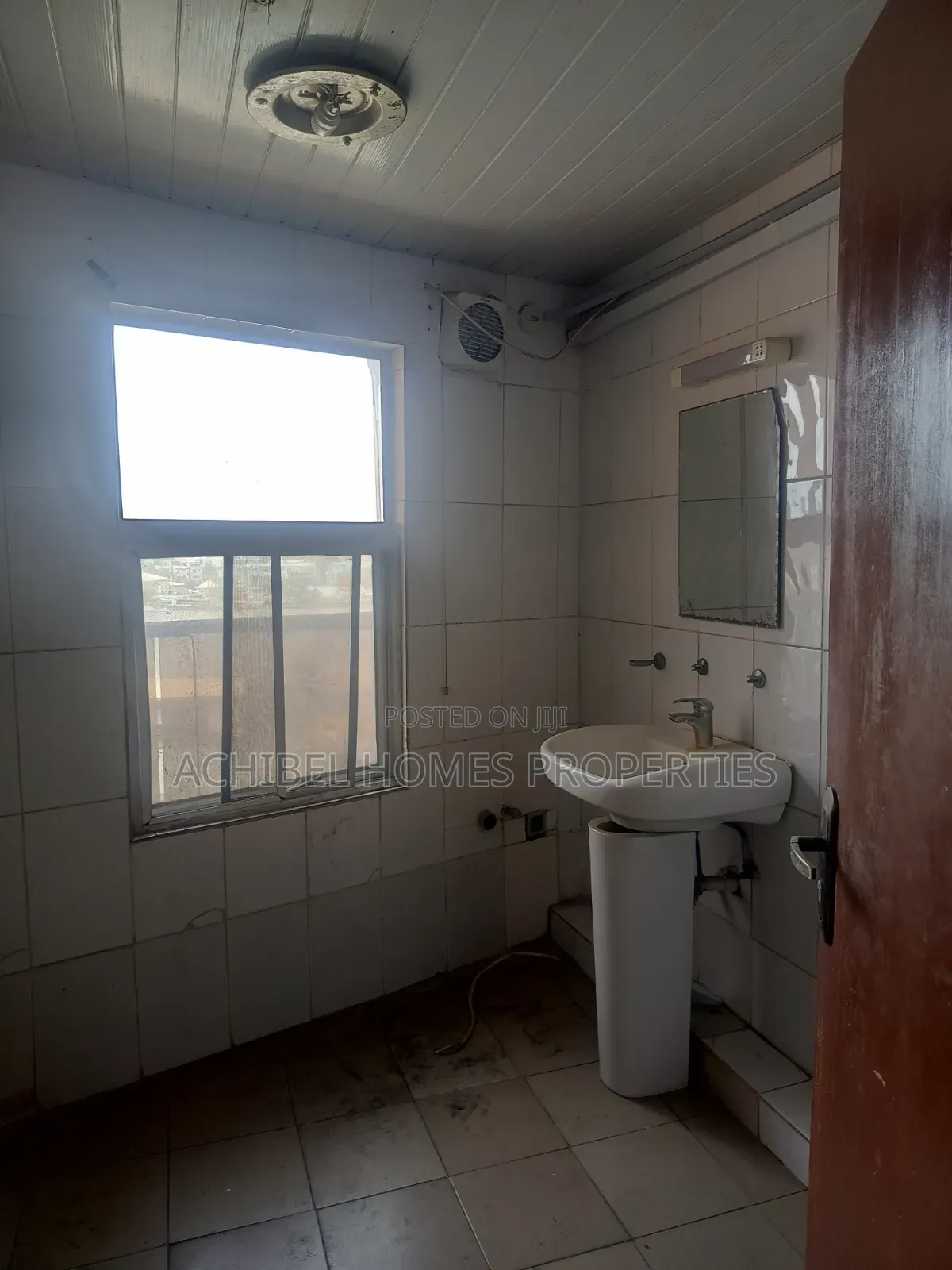 Mini Flat in 1004 for rent