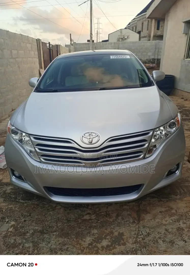 Toyota Venza 2010 Silver