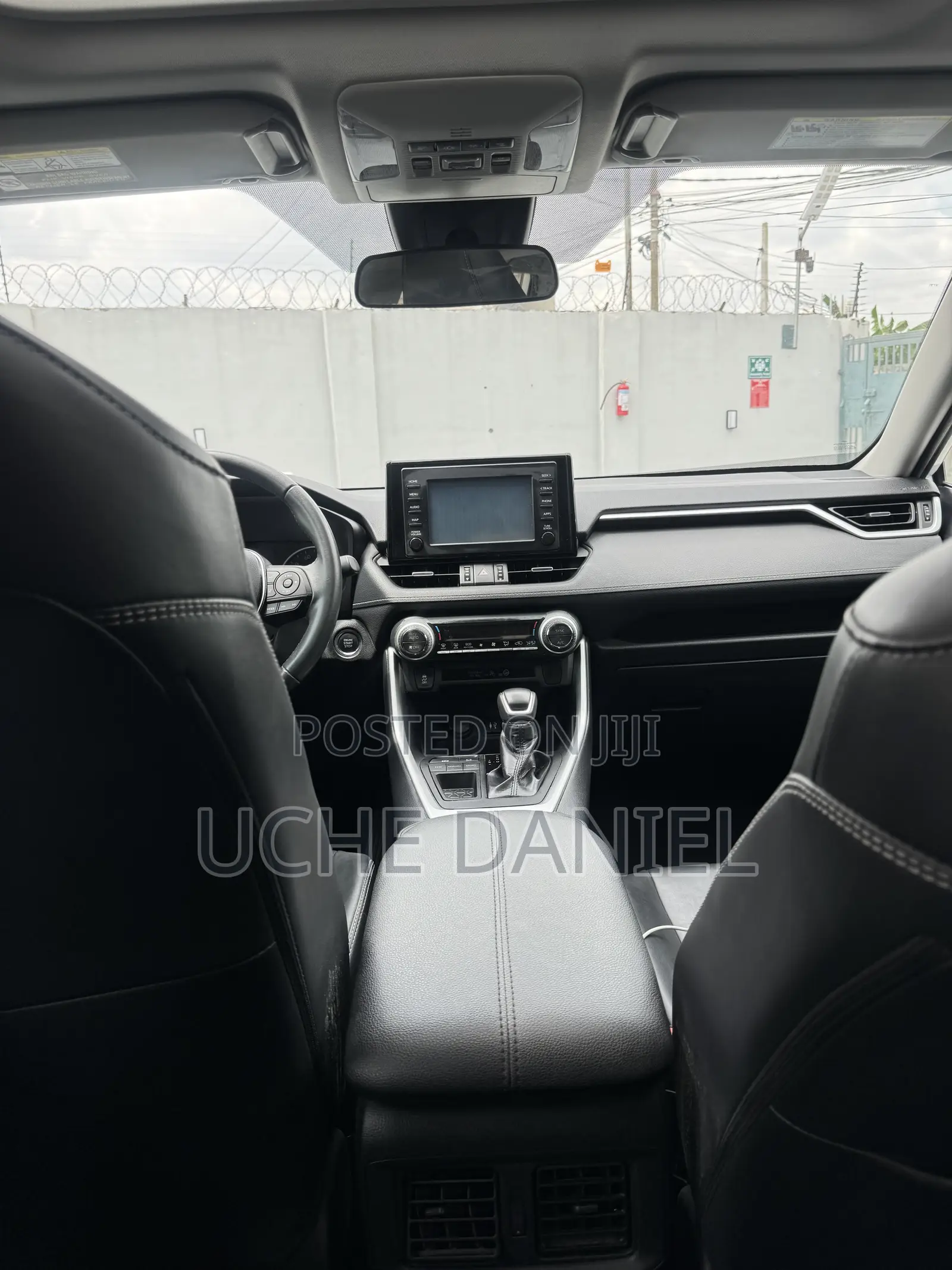 Toyota RAV4 XLE AWD 2019 White