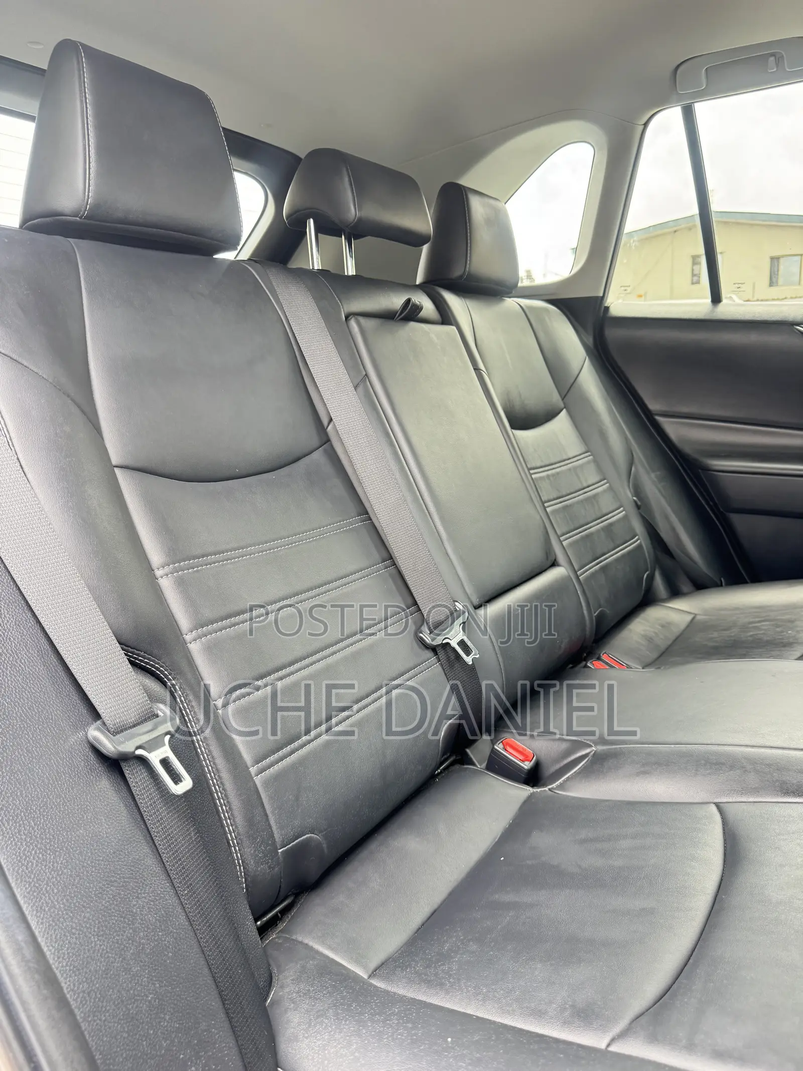 Toyota RAV4 XLE AWD 2019 White