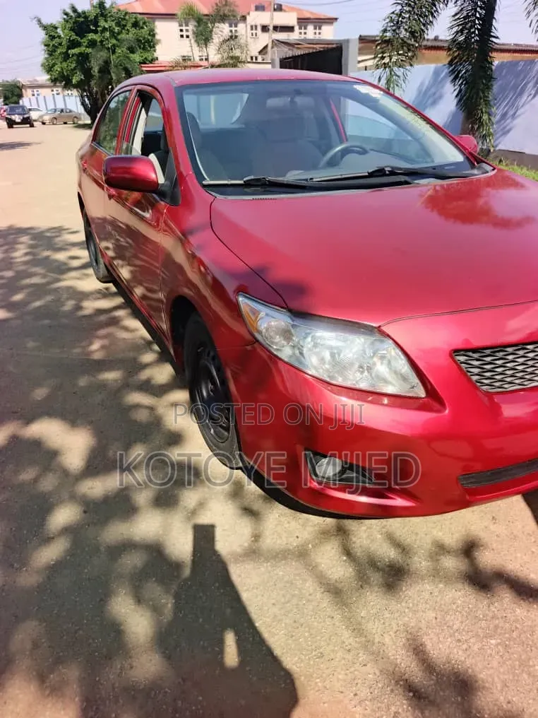 Toyota Corolla 2010 Red