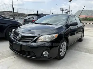 Toyota Corolla LE 4dr Sedan (1.8L 4cyl 4A) 2013 Black